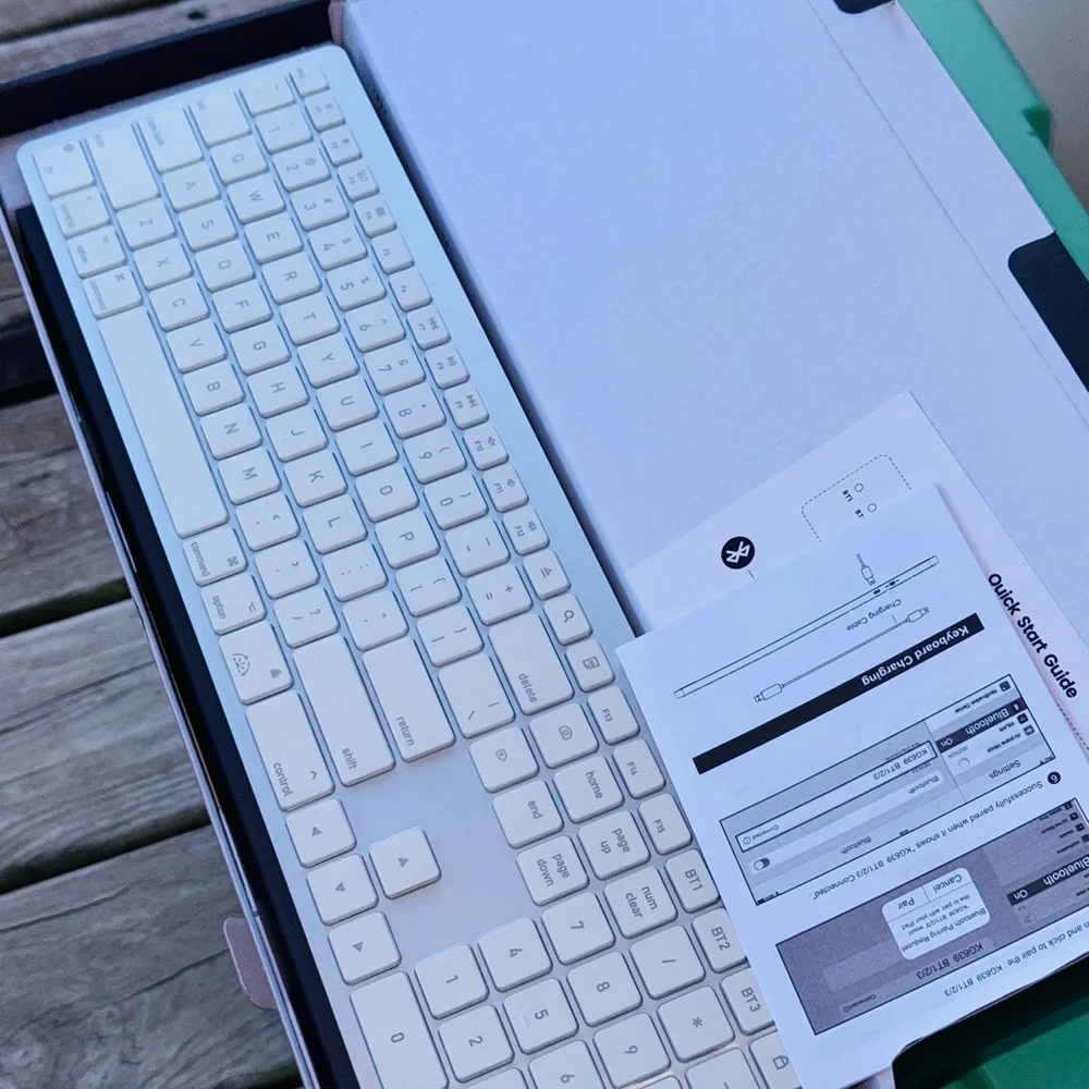 SABLUTE Bluetooth Keyboard and Mouse for Mac — 7-Color Backlit